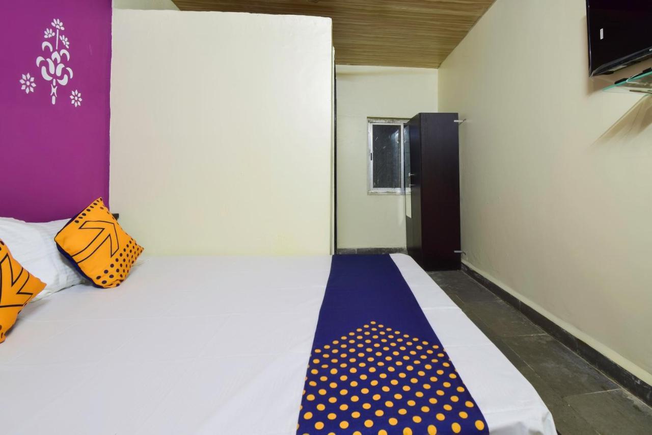 Spot On 66795 Hotel Abhijeet Otur Екстер'єр фото